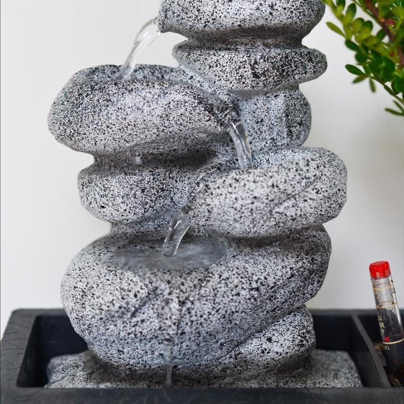 Bonsaiboompje met waterval