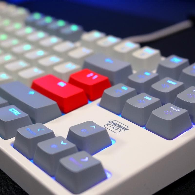 Cherry XTRFY mechanisch gamingtoetsenbord K4V2 RGB TKL Retro
