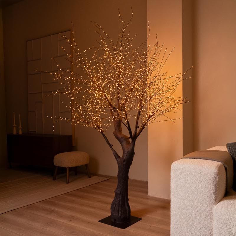 Lichtboom met goudkleurige ledlampjes