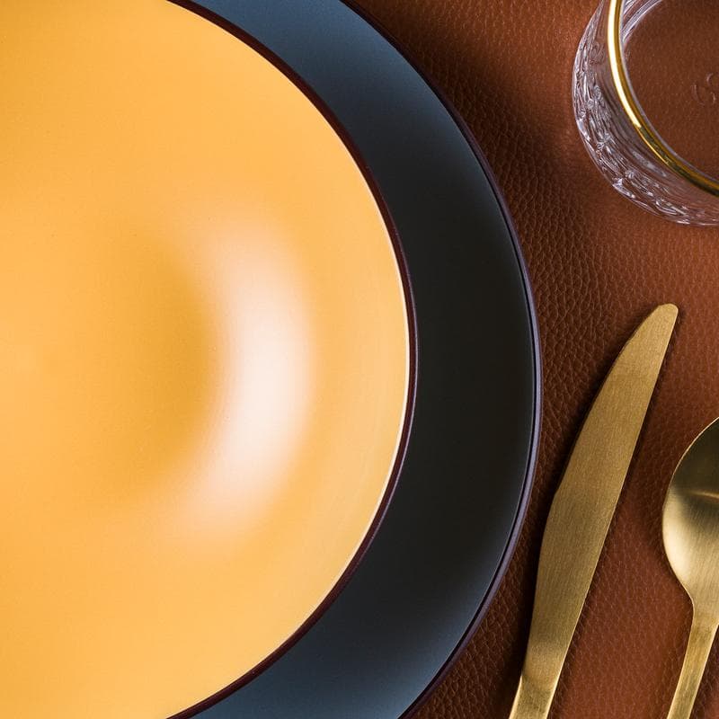 Service de table multicolore