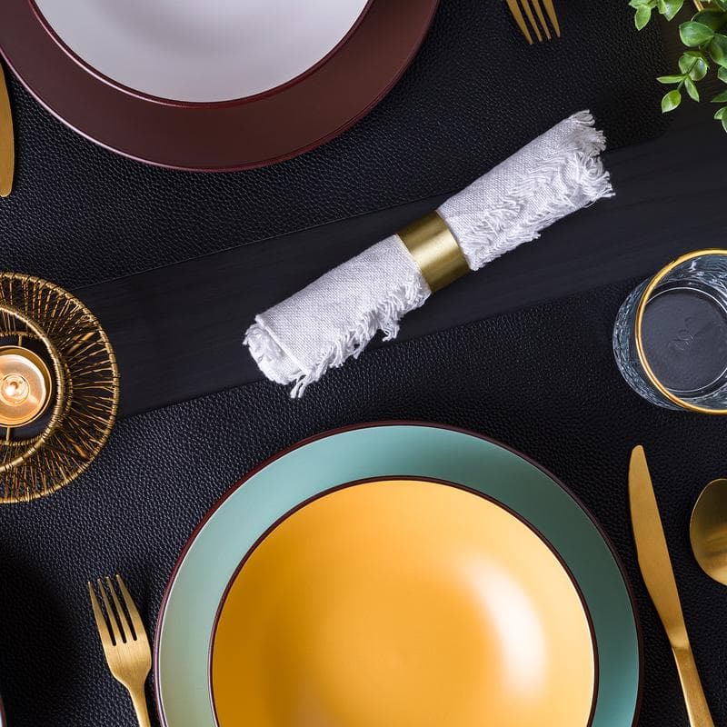 Service de table multicolore