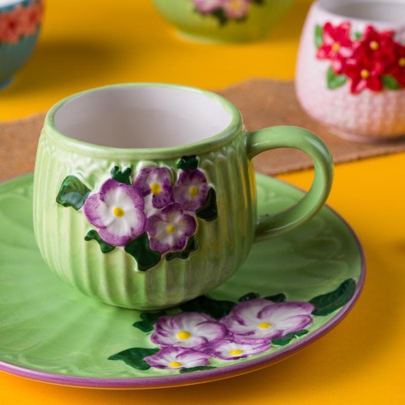 Coffret de tasses, bols et petites assiettes à fleurs