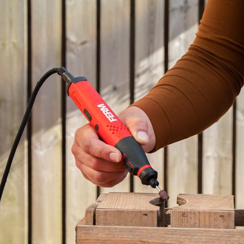 Outil multifonction avec fer à souder FERM AX-power