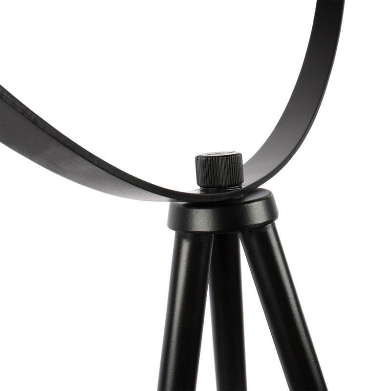 Lampadaire à trois pieds