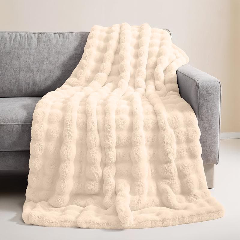 Pom Pom Fur plaid met kussens - crème-wit