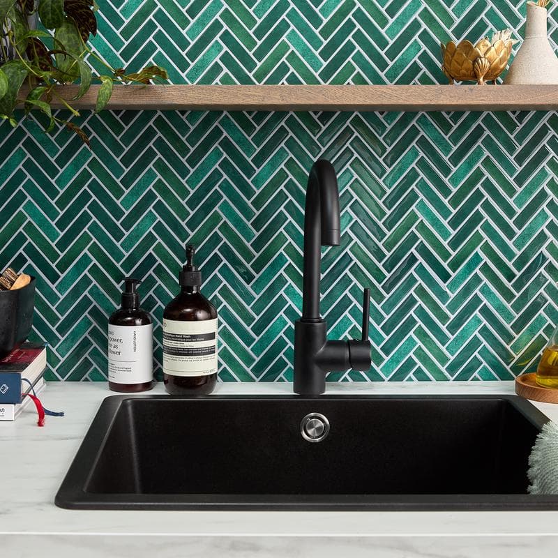 Crédence adhésive - chevrons verts fins