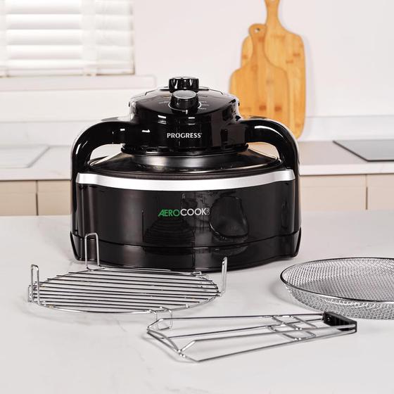 Aerocook Pro hot air fryer with accessories
