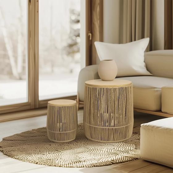 Tables d'appoint en bois dans un salon