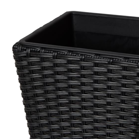 Set of 2 plant pots with rattan look - close-up