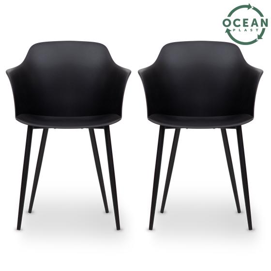 2 shell seats measuring 59 x 52 x 82 cm in black