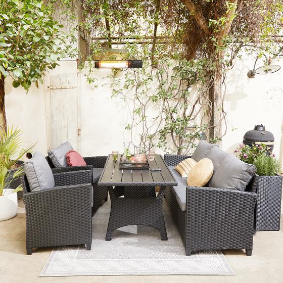 Loungeset voor 5 personen met tafel in de tuin