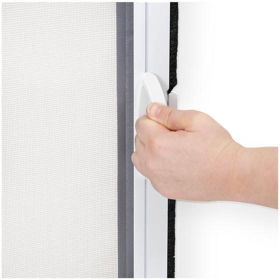 Closing the roll-up door insect screen 125 x 220 cm 