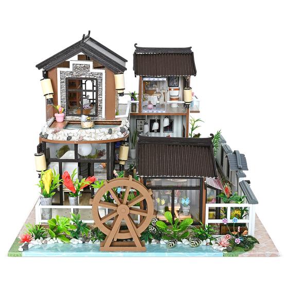 De waterapartij aan de zijkant van het Crafts & Co miniatuur huisje