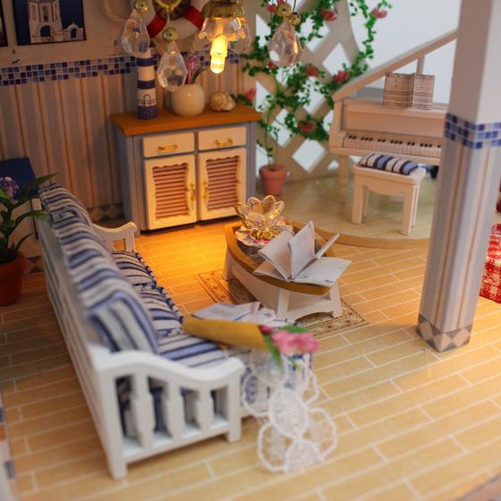 Miniature beach house sofa