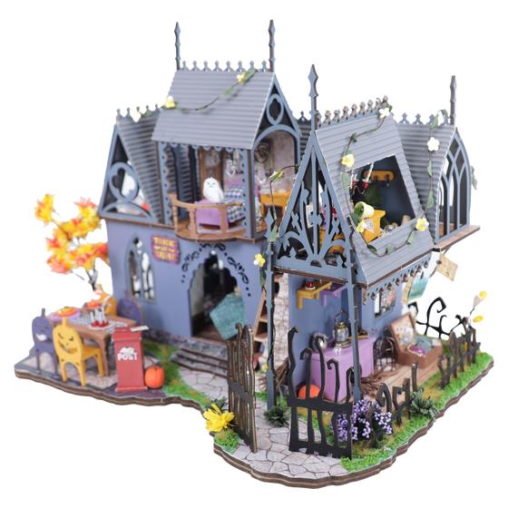 Voorzijde Crafts & Co miniatuur huisje - Halloween editie