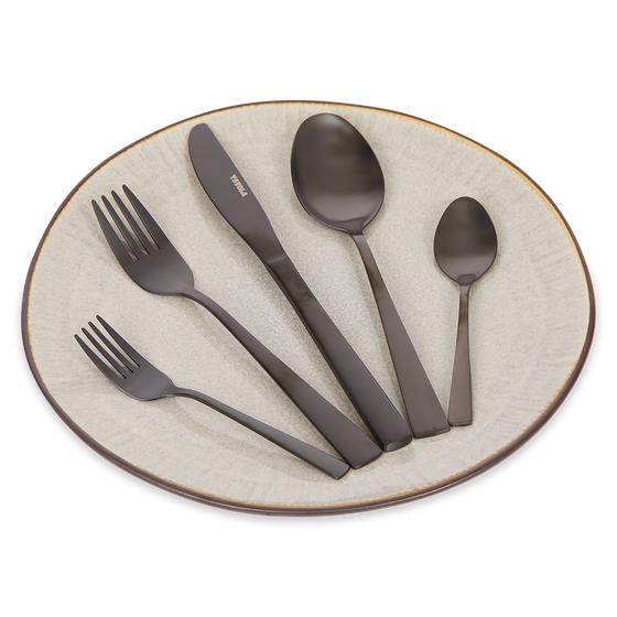 Cutlery set - one set on plate