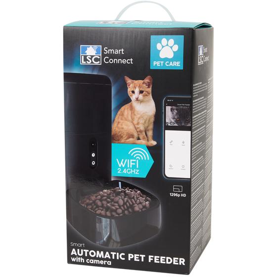 LSC Smart Connect automatic pet feeder in packaging