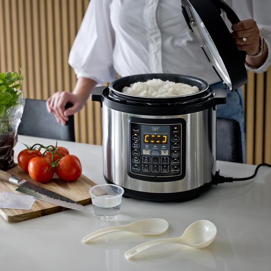 Multi-cooker 1000 watts | 5,7 l in use