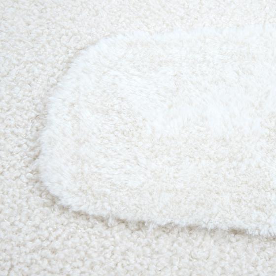 Soft faux fur deep-pile rug