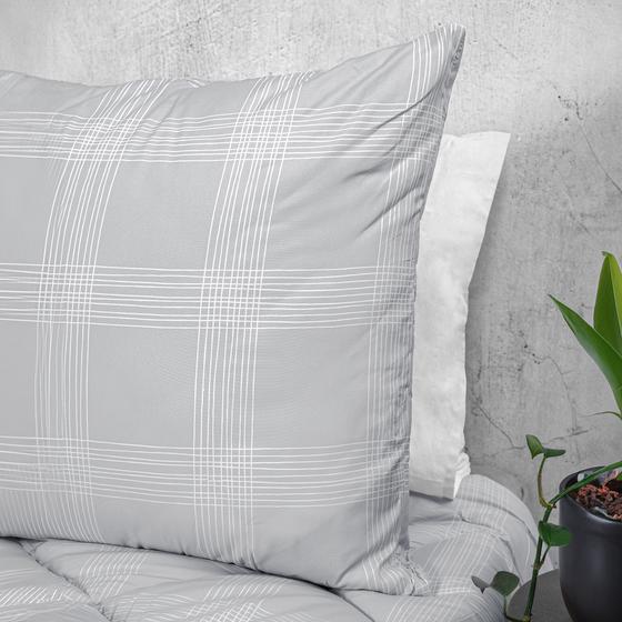 Lazy all-in-one duvet and duvet cover - pillow close-up