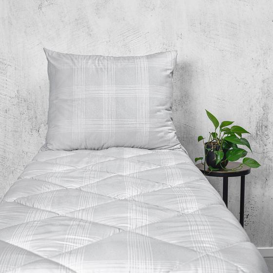 Lazy all-in-one duvet and duvet cover - on bed