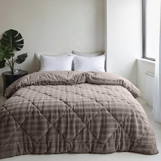 Lazy all-in-one duvet Pom Pom Fur - Taupe in bedroom