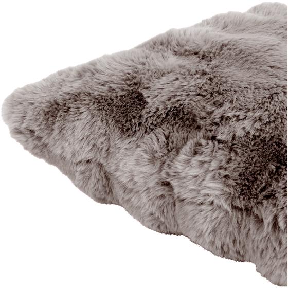 Pompom Fur throw with cushions – taupe – close-up of cushion