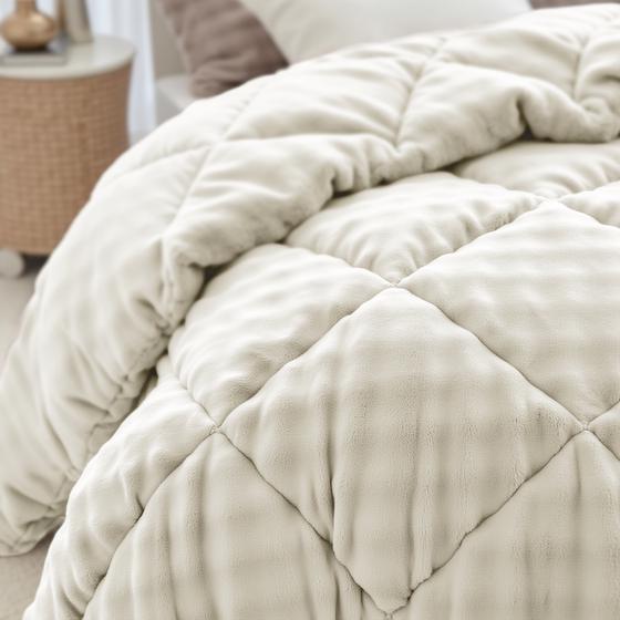 Lazy all-in-one duvet Pom Pom Fur - Cream White - corner of bed