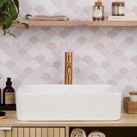 Self-adhesive tiles / stone strips - Pink fish scales - bathroom mood picture