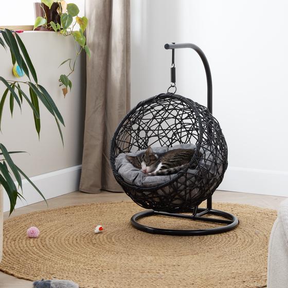 Hanging chair for cats – black / anthracite - mood picture