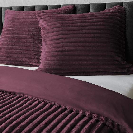 Teddy burgundy red ribbed duvet cover – 200 x 200/220 cm – close-up
