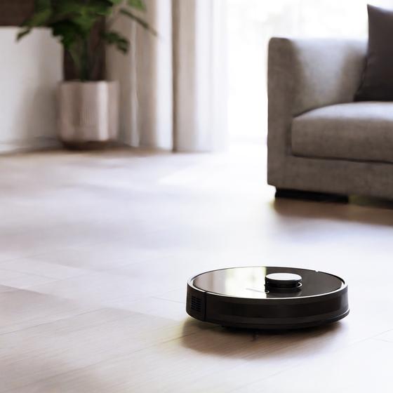 Sinji robot vacuum cleaner Pro in living room