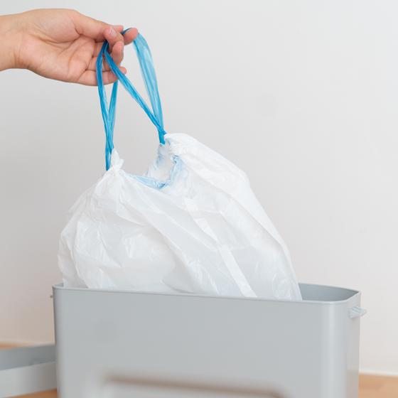 Self-cleaning cat litter box - easy to clean