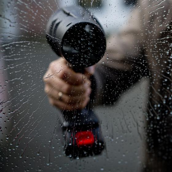 Turbo Jet cordless air blower - used on window