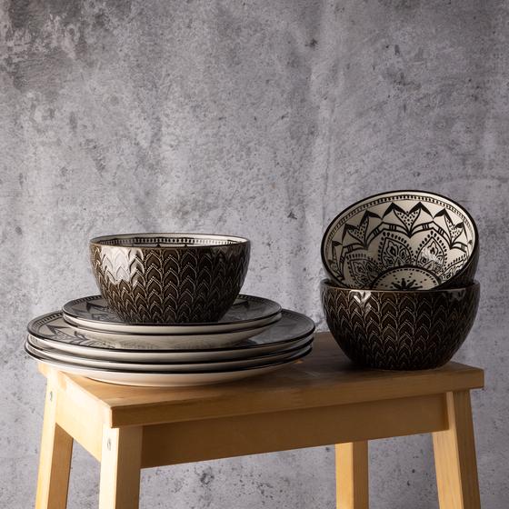 Inari Marrakesh dinner set - Black on table