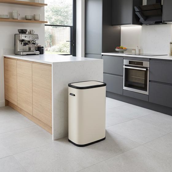 Prullenbak met drukdeksel - 60 liter - crème in de keuken