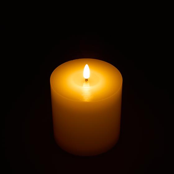 Luxury 7-piece LED candle set – cream white – realistic flame