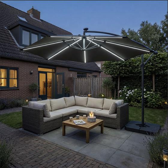 Zweefparasol met solar ledlampen inspiratie tuin