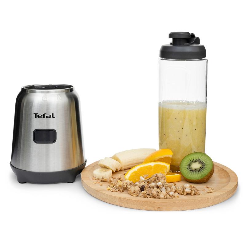 Tefal Mix & Move type: BL15FD filled with fruit in the kitchen
