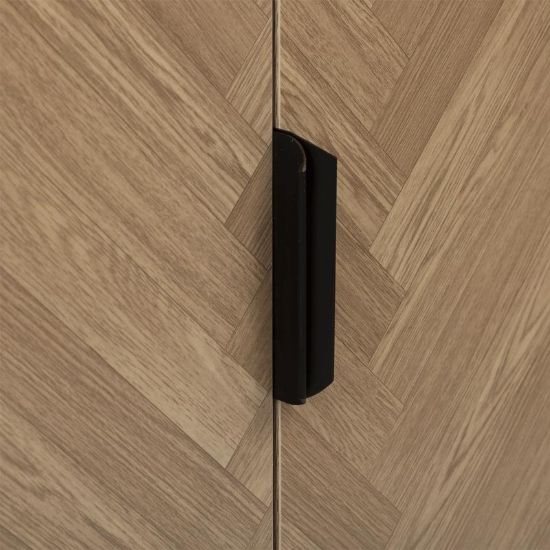Herringbone cabinet - handle
