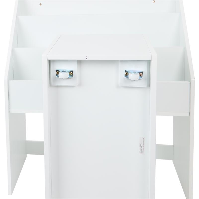 Kids' bookcase on wheels - close-up of wheels