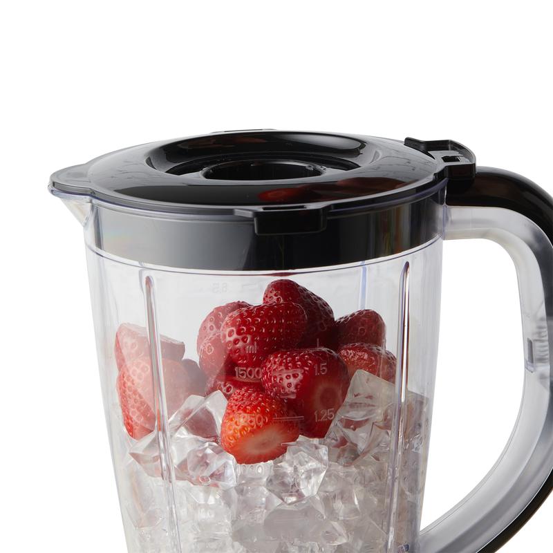 Blender mixant un smoothie