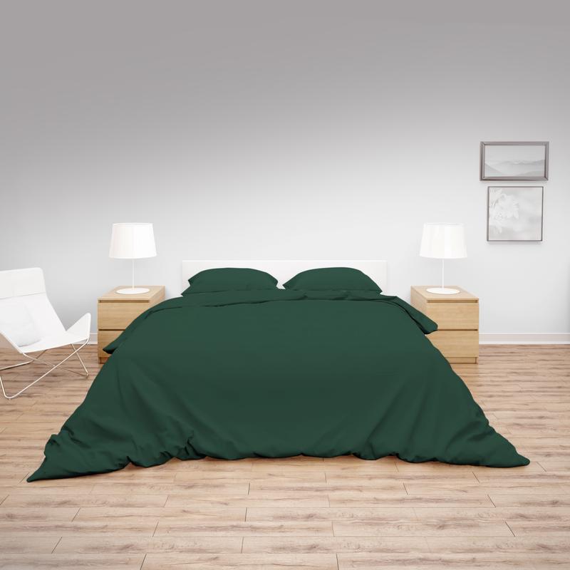 Green duvet cover in the bedroom