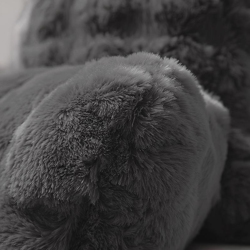 Comfortable backrest cushion pompom fur - anthracite - close-up