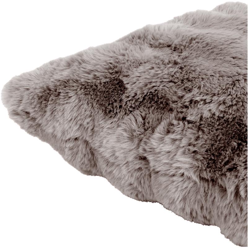 Pompom Fur throw with cushions – taupe – close-up of cushion
