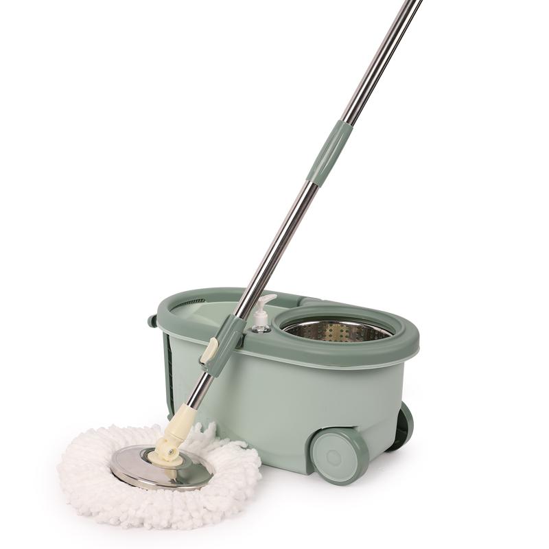 Mop set with 4 mops, close