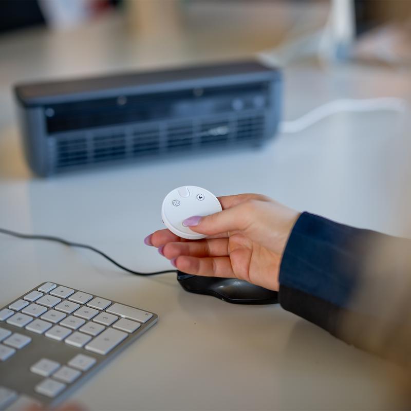 Remote control of the Nexxt portable air cooler fan with mist function 