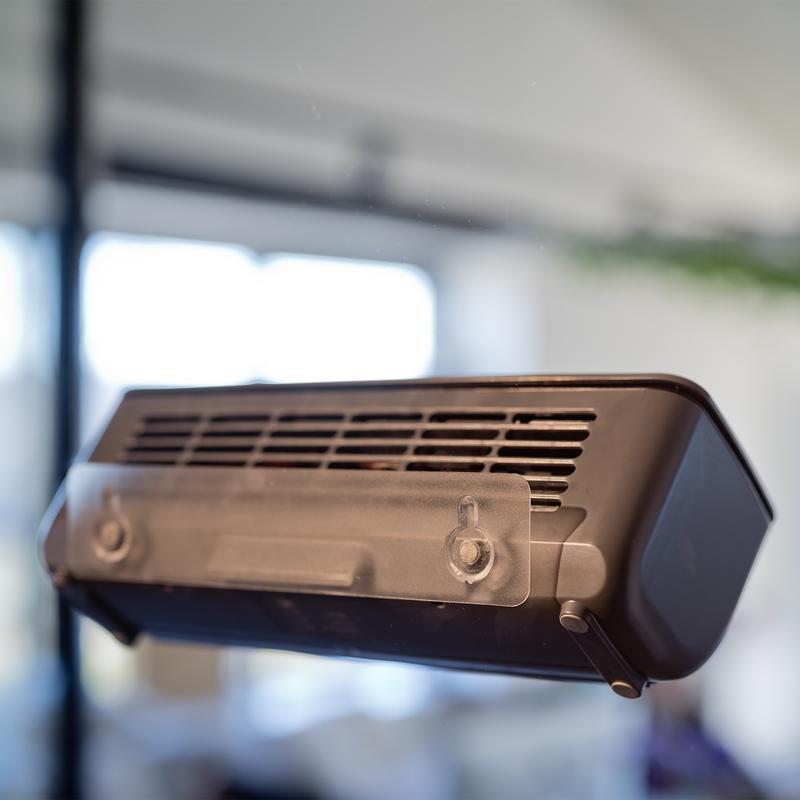 Back view of the mounting system Nexxt portable air cooler fan with mist function 