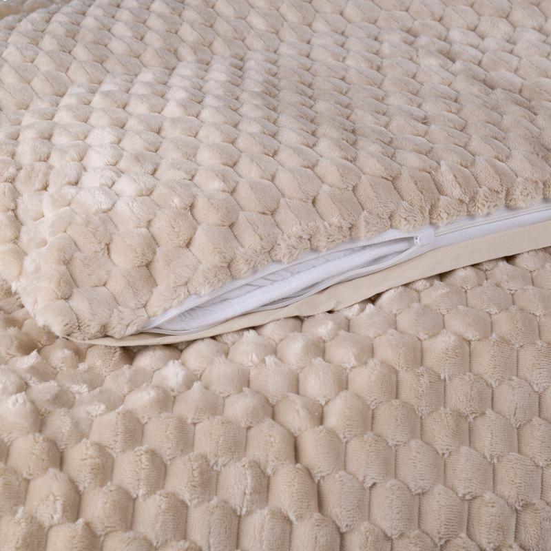 Teddy Hexagon duvet cover 240 x 220 cm - taupe - close-up of pillowcase