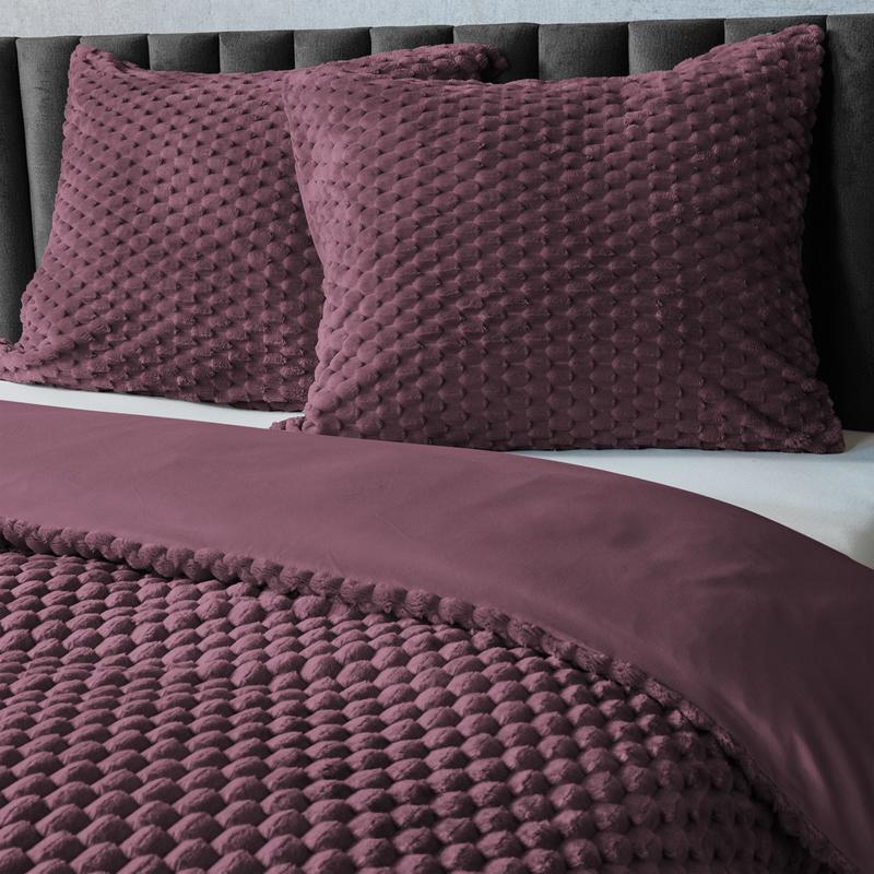 Teddy Hexagon duvet cover 240 x 220 cm - burgundy - pillows